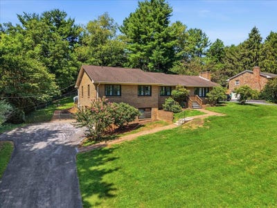 /international/us/1060-glenwood-blvd-waynesboro-va-110109378117/