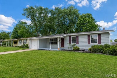 /international/us/2175-collier-drive-florissant-mn-110107782649/