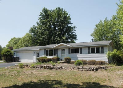 /international/us/153-carriage-road-montello-wi-110097786439/
