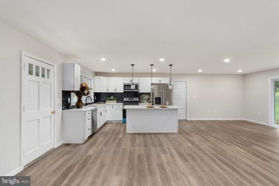 /international/us/4520-edinburg-drive-woodbridge-va-110119964690/