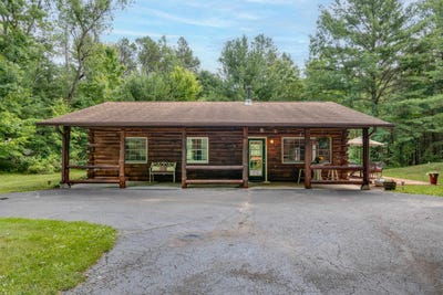 /international/us/w1328-arrowhead-road-wisconsin-dells-wi-110100720379/