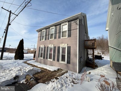 /international/us/823-w-main-street-waynesboro-pa-110105384572/