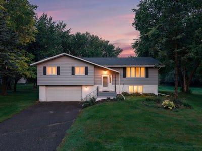 /international/us/5705-phoenix-street-golden-valley-mn-110120107510/