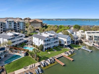 /international/us/101-island-f-drive-horseshoe-bay-tx-110106761332/