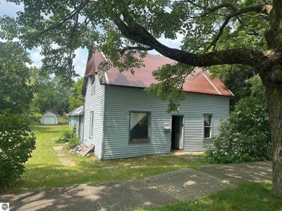 /international/us/607-linden-street-cadillac-mi-110108342414/