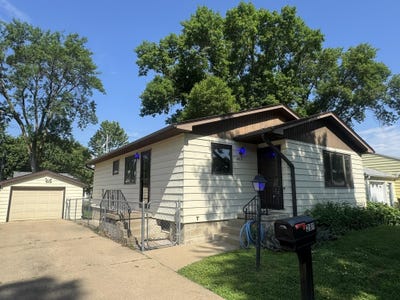 /international/us/2811-s-coral-street-sioux-city-ia-110108575662/