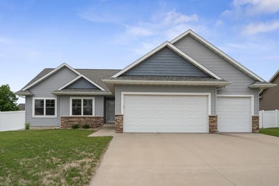 /international/us/4854-yellowstone-drive-waterloo-ia-110100515897/