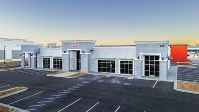 /international/us/635-commerce-avenue-palmdale-ca-110098319119/