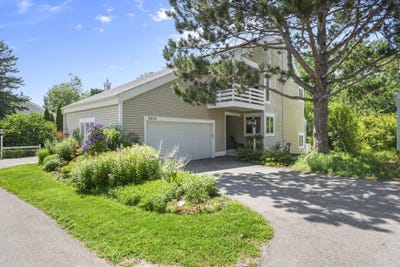 /international/us/7412-cedar-creek-trail-madison-wi-110105779029/