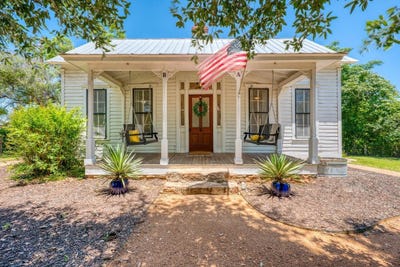 /international/us/700-bayley-llano-tx-110108584966/