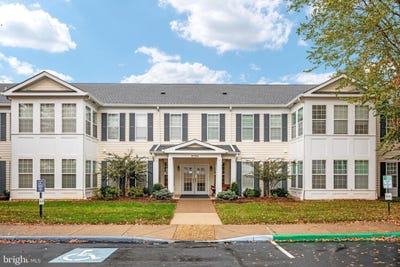 /international/us/6704-holly-farm-lane-warrenton-va-110120618121/