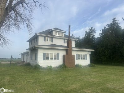 /international/us/2821-hwy-17-eagle-grove-ia-110108493791/