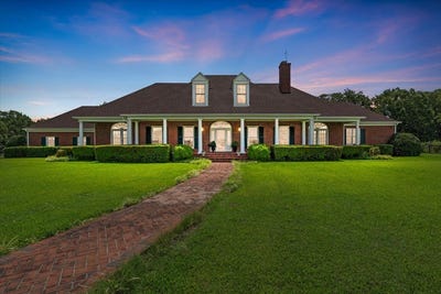 /international/us/502-county-road-42520-paris-tx-110120056957/
