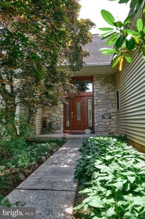 /international/us/905-pebble-lane-southampton-pa-110099202636/