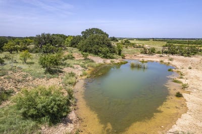 /international/us/county-road-196-bangs-tx-110097469221/