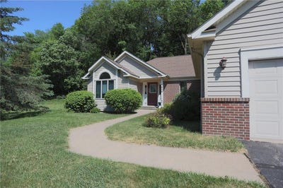 /international/us/1825-golf-view-drive-river-falls-wi-110108478141/