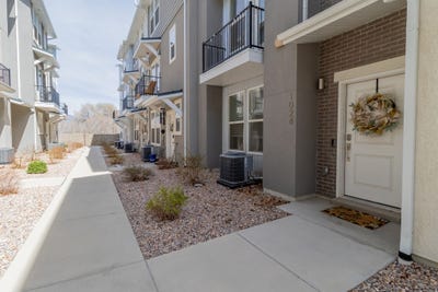 /international/us/1024-s-2770-e-spanish-fork-ut-110106173798/