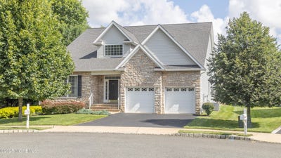 /international/us/448-edinburgh-place-marlboro-nj-110101136719/