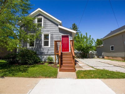 /international/us/712-w-9th-avenue-oshkosh-wi-110108197143/