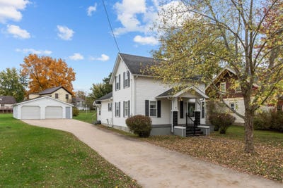 /international/us/666-depot-street-manawa-wi-110120670350/