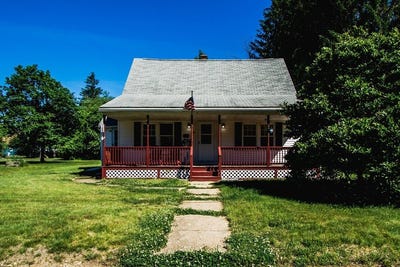 /international/us/10-pine-st-templeton-ma-110108719890/