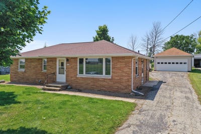 /international/us/2565-st-kilian-road-new-franken-wi-110100778865/