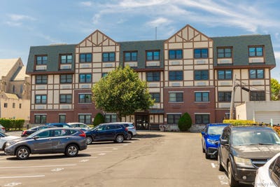 /international/us/55-clinton-avenue-rockville-centre-ny-110105711945/