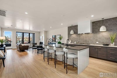 /international/us/205-e-6th-st-loveland-co-110097822559/