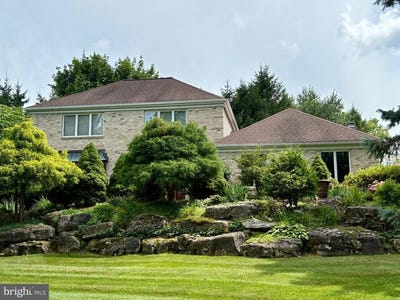 /international/us/3706-surrey-drive-allentown-pa-110101098447/