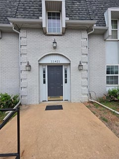 /international/us/11421-n-may-avenue-oklahoma-city-ok-110107849203/