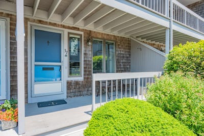 /international/us/500-ocean-street-hyannis-ma-110100257854/