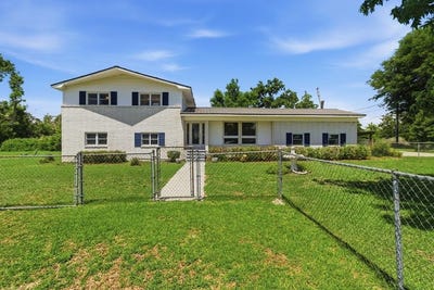 /international/us/27-park-lane-hazlehurst-ga-110098887364/