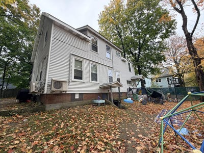 /international/us/20-highland-court-bangor-me-110120757093/