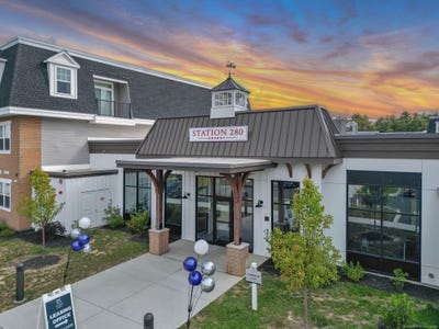 /international/us/280-salmon-brook-street-granby-ct-110107440445/