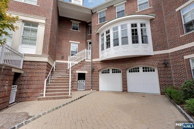 /international/us/704-heights-lane-tenafly-nj-110110088128/