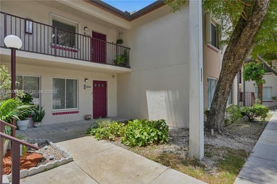/international/us/13946-sw-91st-ter-miami-fl-110108479803/