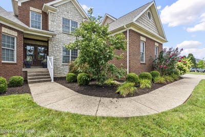 /international/us/13018-wellington-way-goshen-ky-110109495645/