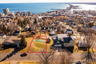 /international/us/xxx-e-9th-st-duluth-mn-110103595798/