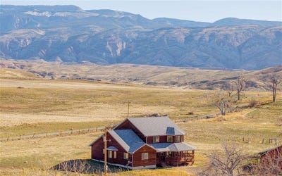 /international/us/2477-beaver-creek-rd-shell-wy-110103598355/