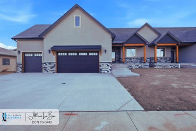 /international/us/1651-pinyon-parkway-casper-wy-110105412937/