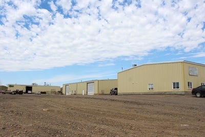 /international/us/180-82-84-hwy-200-s-glendive-mt-110108077991/