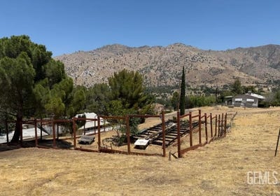 /international/us/747-redhill-road-bodfish-ca-110110219382/