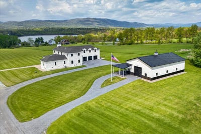 /international/us/4362-lake-street-bridport-vt-110108537366/