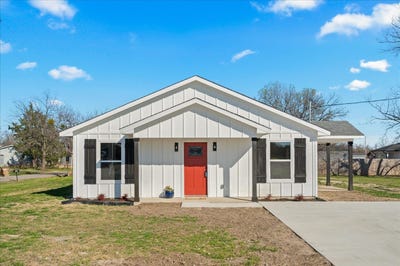 /international/us/200-gladys-street-lone-oak-tx-110106096636/