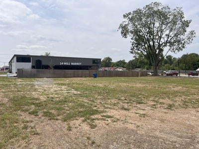 /international/us/209-211-e-mount-vernon-street-nixa-mo-110101302843/