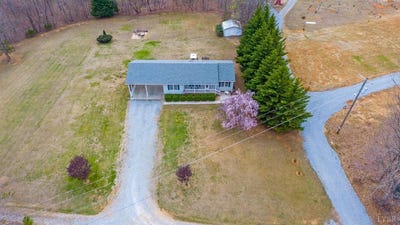 /international/us/1098-st-paul-church-circle-forest-va-110106678159/