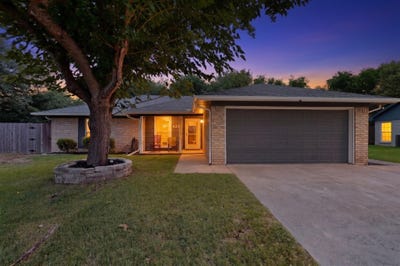 /international/us/424-ferenz-avenue-crowley-tx-110108252693/