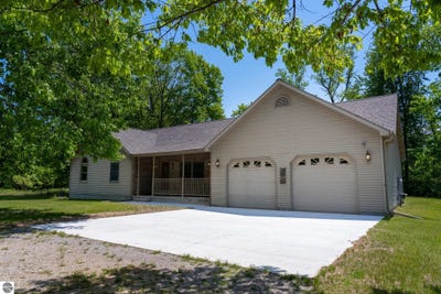 /international/us/5121-chip-cove-road-mt-pleasant-mi-110108341432/