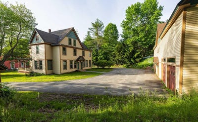 /international/us/9-11-summer-street-hallowell-me-110105879264/
