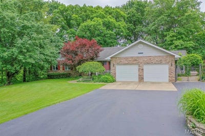 /international/us/1221-bridge-park-drive-alton-il-110108342427/